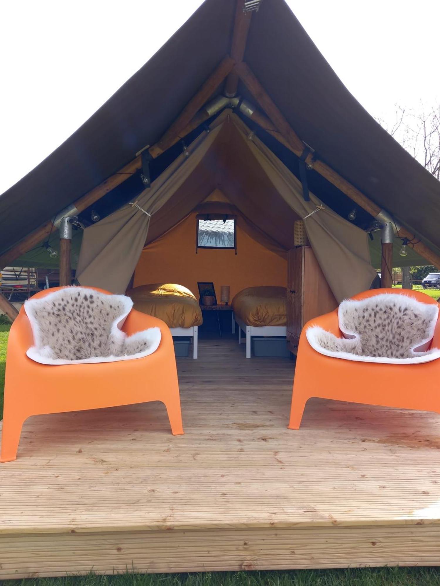 Safari Lodge 'Linge-Zicht' ทีล ภายนอก รูปภาพ