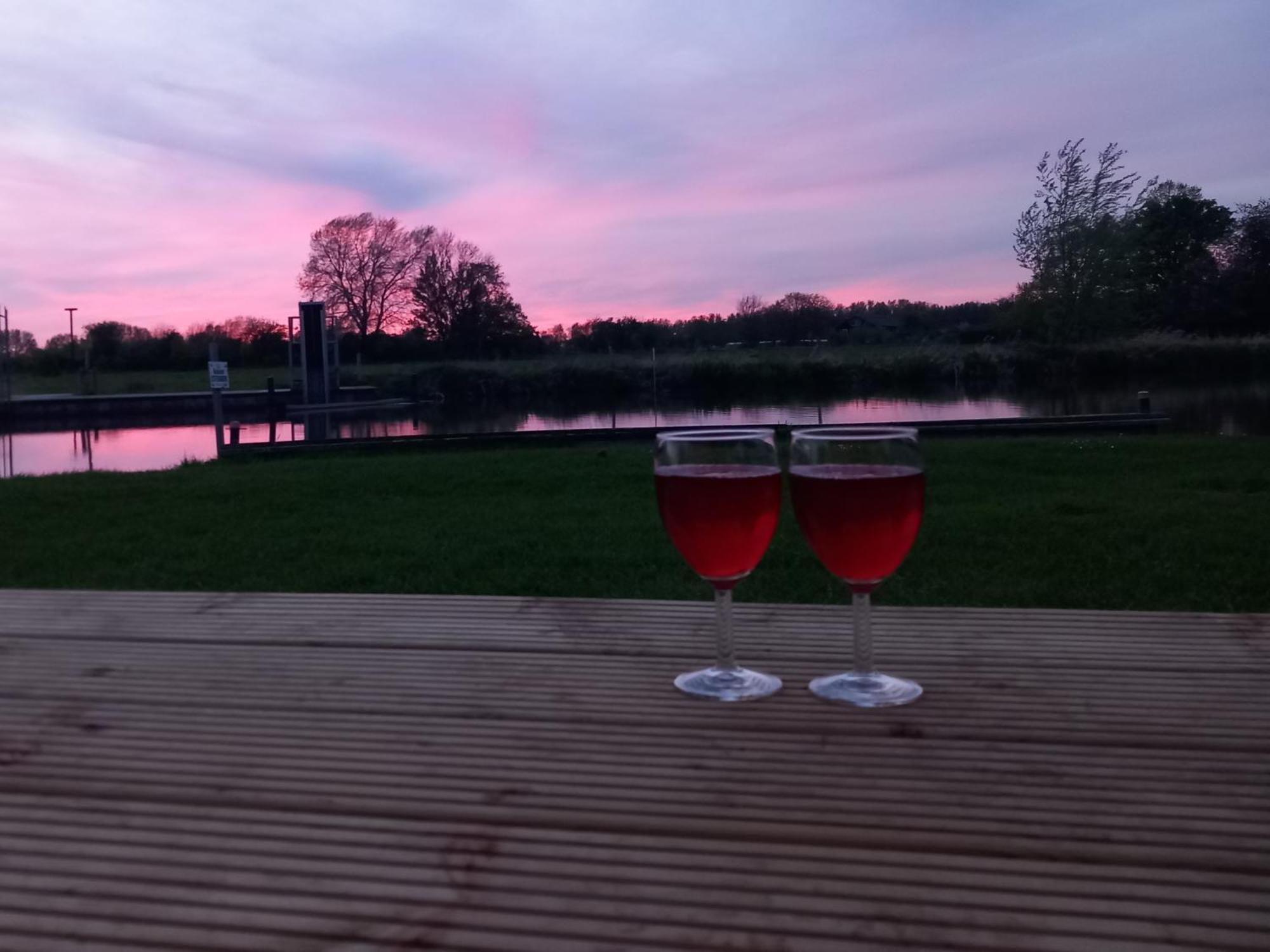 Safari Lodge 'Linge-Zicht' ทีล ภายนอก รูปภาพ